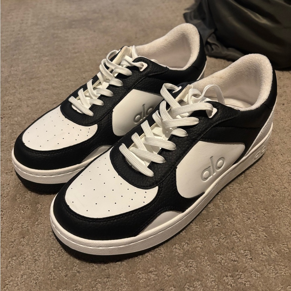 Like New Alo Recovery Mode Sneaker Black/White